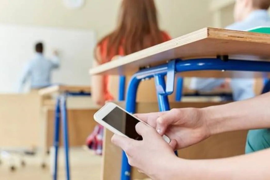 celular aula escuela