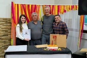 “Los bomberos no solo responden a emergencias, sino que también son un pilar de nuestra comunidad, siempre dispuestos a ayudar y proteger a nuestros vecinos,” afirmó Osta.