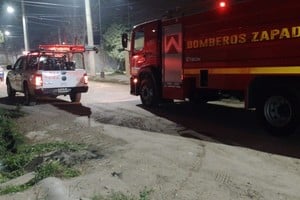 Dos unidades de Bomberos Zapadores trabajaron en el lugar. Foto: El Litoral