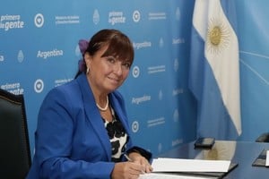 Ex ministra de Gobierno y Justicia, hoy diputada provincial justicialista, Celia Arena. Sin especulaciones, en cuanto se conoció la denuncia de Fabiola Yañez expresó su solidaridad con la víctima y advirtió: "es grave" mucho antes de que se difundan las fotos de las que habla el país.