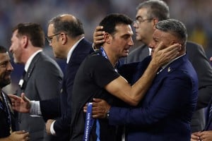 Tapia expresó sus condolencias a Lionel Scaloni tras la muerte de su madre.