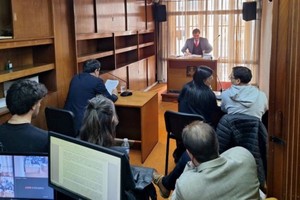El acusado junto a su defensora Ana Regidor, durante la audiencia que tuvo al juez Leandro Martín y al fiscal Horacio Puyrredón.