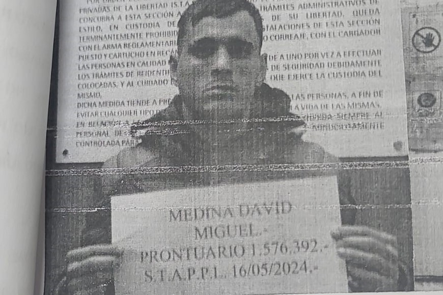 Las imágenes de los tres presos que aún quedan por recapturar.