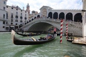 "¡Subito, gondoliere!"...el curso cuesta unos 1.000 euros y con él se pretende dar "un relevo generacional a esta profesión".