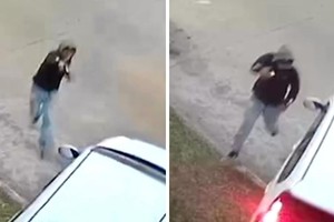 El momento en que el delincuente apunta con un arma contra las victimas.