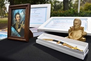 Con una gran participación de vecinos, la ciudad rindió homenaje a San Martín.