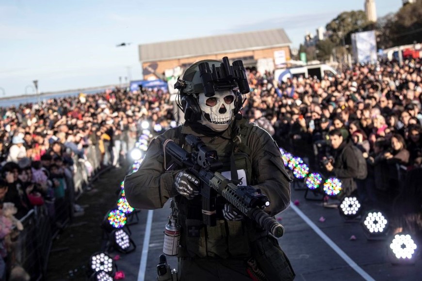 Durante cuatro días el mundo del cómic desplegó todo su repertorio y color, con cosplayers, fans, concursos de historieta, desfiles ante la maravillosa vista del Paraná y un público fiel que año a año acompaña incondicionalmente estas jornadas.