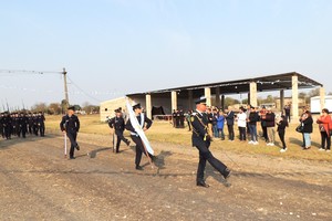 Durante el transcurso del acto hubo un recordatorio especial para el Sargento Juan Bautista Cabral, nombre que identifica a la Escuela 6047.organizadora del homenaje al Libertador de América.