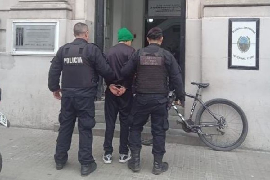El joven de 19 años fue arrestado por la policía este lunes por la tarde.
