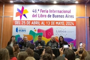 Presentación del libro “Voces, tiempo, verdad (no nos cuenten Cromañón)”, escrito por Bruno Larocca y realizado por la organización No Nos Cuenten Cromañón, en la Feria Internacional del Libro de Buenos Aires.