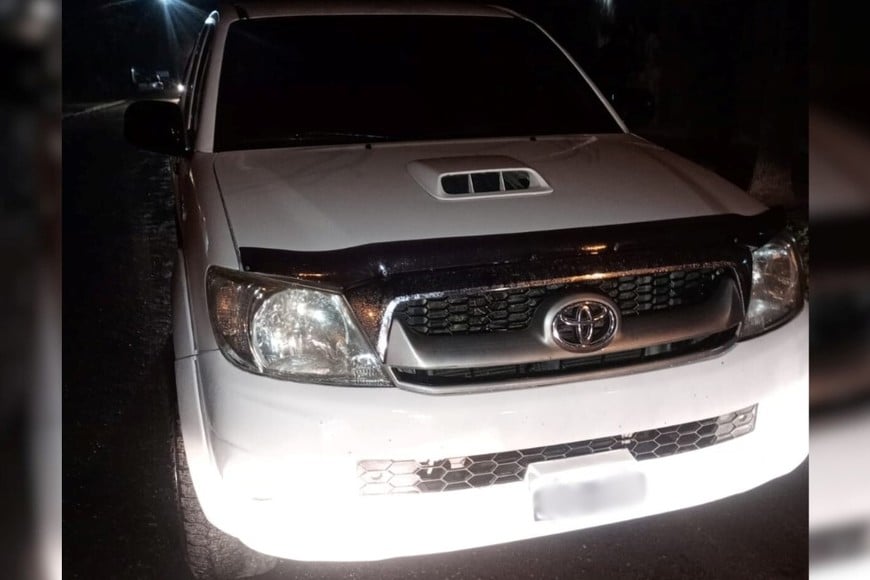 La camioneta Toyota Hilux fue secuestrada por agentes del Comando Radioeléctrico de Laguna Paiva.