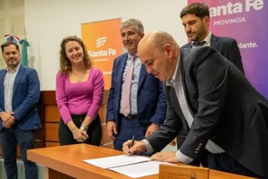 Müller explicó que “esta obra será administrada y ejecutada por la municipalidad” y tiene como objetivo “reforzar la seguridad en el predio y evitar posibles actos de vandalismo o intrusiones así como también permitirá crear un entorno más protegido y controlado tanto para los trabajadores como para los vecinos”.