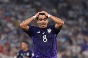 El lateral argentino dejó Sevilla y se sumó a River.