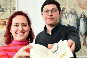 Mercuri y Armándola, detrás de la primera publicación, dedicada a Aníbal Marc. Giménez. Foto: Flavio Raina