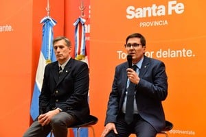 Los ministros Olivares y Goity, de Economía y Educación, respectivamente.