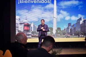 “El turismo es una de las actividades más importantes de la economía porteña y, en ese sentido, estamos convencidos de que el trabajo permanente con los destinos nacionales es la clave para su crecimiento. Entre Ríos es una de las cinco provincias más importantes para el turismo de nuestra Ciudad, por eso es nuestro compromiso mantener vivo el interés de los visitantes de la provincia”, señaló Valentín Díaz Gilligan, presidente del Ente de Turismo de la Ciudad de Buenos Aires y de Visit BUE.
Foto: Ente de Turismo de la Ciudad Autónoma de Buenos Aire