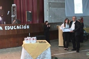 "Hoy quisimos estar aquí para renovar nuestro compromiso de trabajar en conjunto y de apoyar a esta institución y a la localidad de Santa Clara de Saguier”.