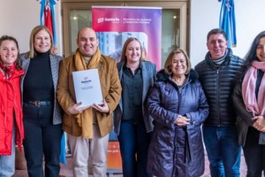 “Agradecemos la decisión del gobierno provincial de priorizar estos espacios que cumplen un rol muy importante en la lucha contra la violencia de género y en el acompañamiento a las diversidades”, añadió el intendente.