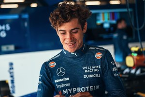 Este martes viajará a Inglaterra para practicar en el simulador de F1 de Williams, más allá de lo que el equipo anuncie. Además la última semana se confirmó que realizará pruebas privadas para continuar con el desarrollo del piloto argentino.
CREIDTO: Williams Racing