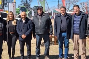 El ministro Puccini, afirmó que San Cristóbal tiene mucha potencia productiva tanto en la cadena apícola, en la láctea y en ganadería, la cual vamos a fortalecer con mejor infraestructura y acompañamiento a los distintos sectores. Tenemos todo para que la provincia y la república argentina crezcan definitivamente”.