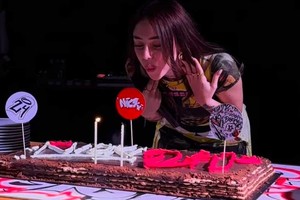 La cantante festejó sus 24 años.