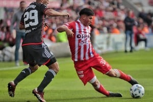 El lateral derecho de Unión debe presentarse el 1 de septiembre para empezar los entrenamientos en el predio Lionel Messi en Ezeiza. Crédito: Archivo El Litoral.