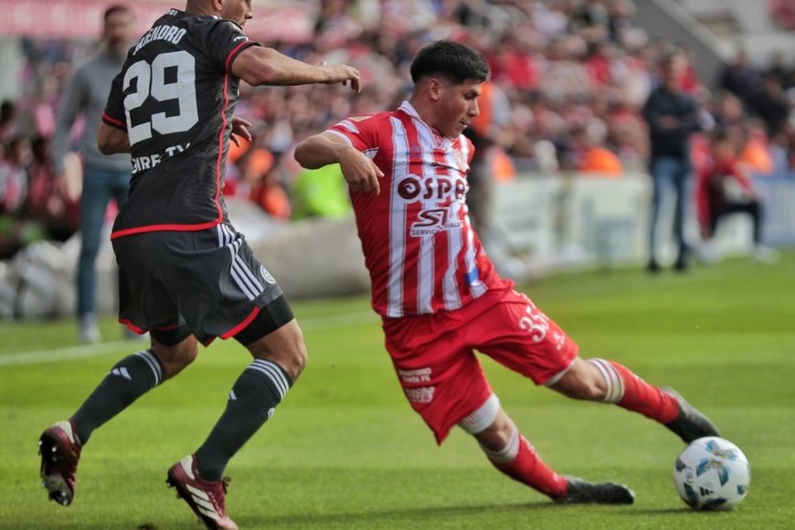 El lateral derecho de Unión debe presentarse el 1 de septiembre para empezar los entrenamientos en el predio Lionel Messi en Ezeiza. Crédito: Archivo El Litoral.