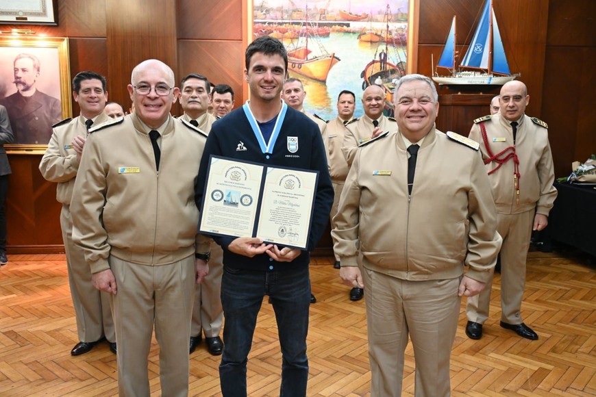 “Mérito náutico”: reconocimiento para medallistas olímpicos de vela en Paris 2024