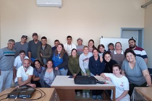 La capacitación contó con un examen final para la obtención del Carnet de Manipulador de Alimentos. La misma fue desarrollada por la auditora del Área local Lic. Evangelina Muller.