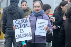Los manifestantes advirtieron sobre las graves consecuencias de la parálisis en los subsidios. Crédito: Guillermo Di Salvatore.