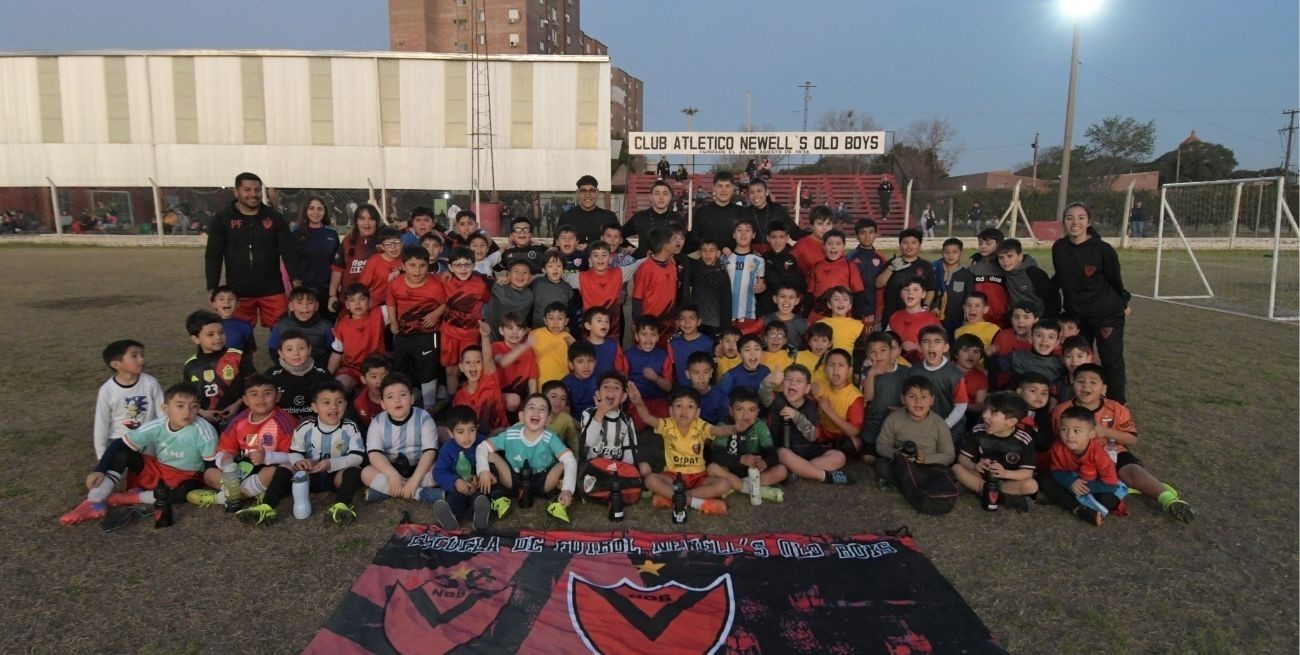 El semillero es el futuro del club. Ahí, apuntan los dirigentes y por eso Federico García se hizo cargo de la coordinación de todo el fútbol de Newell's. Foto: Manuel Fabatía.