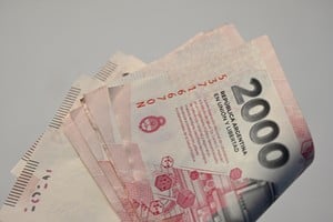 Esto se suma al aumento del 4% que recibirán las jubilaciones y pensiones para el mes. Créditos: Flavio Raina