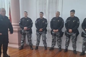 En un acto encabezado por el comisario general Julio Lucero fueron reconocidos por su acto de valor en servicio los cinco agentes policiales.