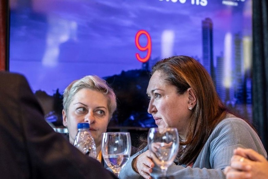 El foro se está llevando a cabo en La Fluvial de Rosario.