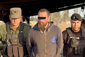 El momento de la detención de Santiago C. en la tarde del lunes.