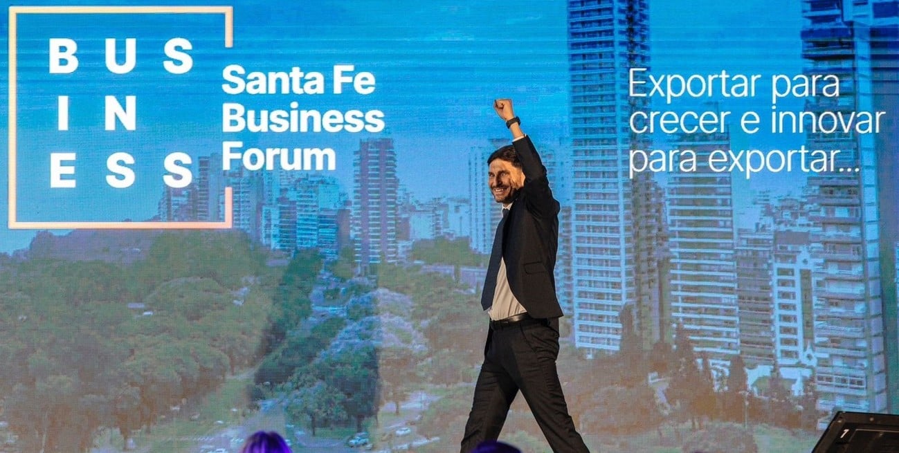 "Tenemos la oportunidad inmensa de mostrar que Santa Fe es el motor productivo de una Argentina que comienza a crecer y a arrancar”, remarcó en su discurso Pullaro.
