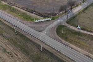 Se intervendrá el acceso suroeste a la ciudad, para lo cual se ampliará el ancho de la calzada existente, de 6,80 metros con dos carriles, a dos calzadas, separadas por un cantero central, con dos carriles cada una.
