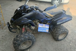 El cuatriciclo recuperado por la policía, en San Lorenzo. Crédito: Unidad Regional XVII San Lorenzo. 
