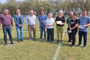 Michlig ratificó “el compromiso con cada una de las instituciones de bien público de todo el departamento San Cristóbal, del deporte de la educación y la salud, que tratamos de fortalecer en el marco del PFI, ayudando al cumplimiento de sus objetivos. Fortalecerlas es apostar por un futuro mejor para todos”.
Foto: Gentileza