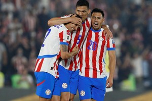 Gran festejo por el triunfo en Asunción. Crédito: César Olmedo