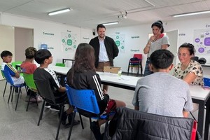 El intendente Braidot visitó a los jóvenes que participan del programa “Nueva Oportunidad construyendo comunidad”.