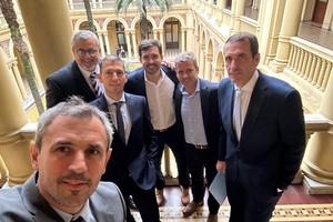 Pablo Cervi, Luis Picat, Martín Arjol, Mariano Campero, junto al titular de la Cámara baja, Martín Menem.