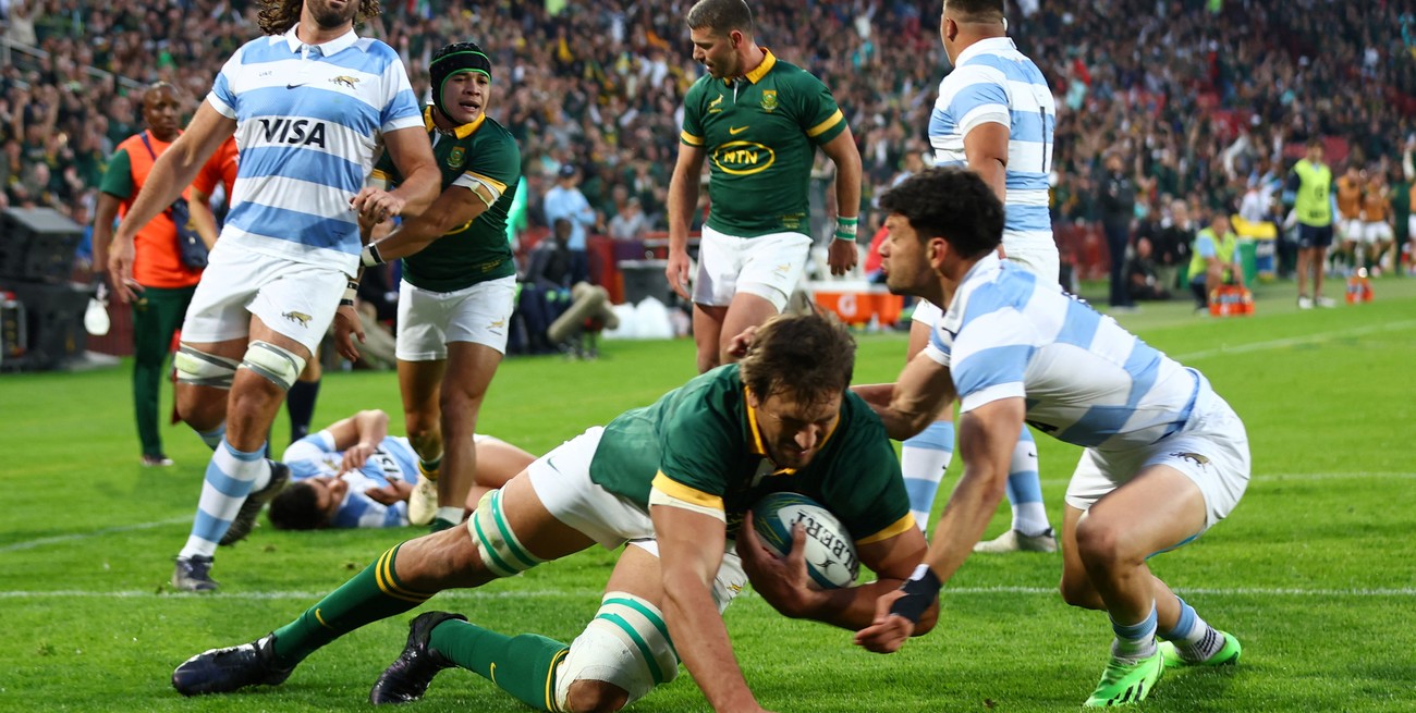 El gigante sudafricano en acción ante Los Pumas durante el Rugby Championship 2023. Créditos: REUTERS/Siphiwe Sibeko.