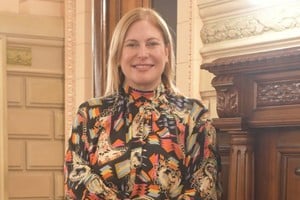 Scaglia desafía las barreras en un entorno tradicionalmente masculino, promoviendo la solidaridad entre mujeres. Crédito: Manuel Fabatía.