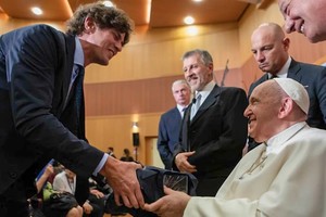 Martín Lousteau con el Papa Francisco. 