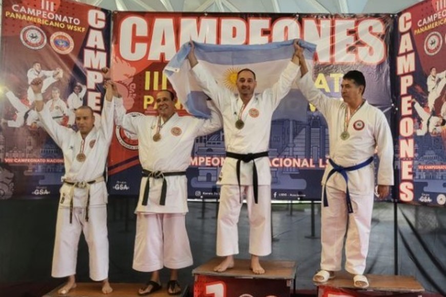 El venadense en lo más alto del podio en México.