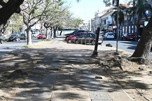 Un sector de bulevar Pellegrini que no fue remodelado.