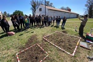 La actividad fue coordinada por profesionales en el área de arqueología y estudiantes avanzados

Foto: GENTILEZA