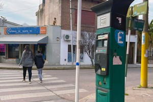 Con fecha 25 de septiembre el decreto N° 719 ratificó la eliminación de la concesión del estacionamiento medido en San Lorenzo.