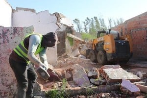 La ex casa donde se vendía droga fue derrumbada completamente. Crédito URXVII de Policía.